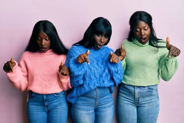 Trois Jeunes Amis Afro Américains Portant Pull Hiver Laine Pointant — Photo