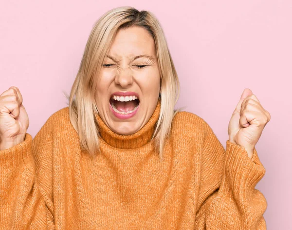 Middle Age Caucasian Woman Wearing Casual Winter Sweater Angry Mad — Foto Stock
