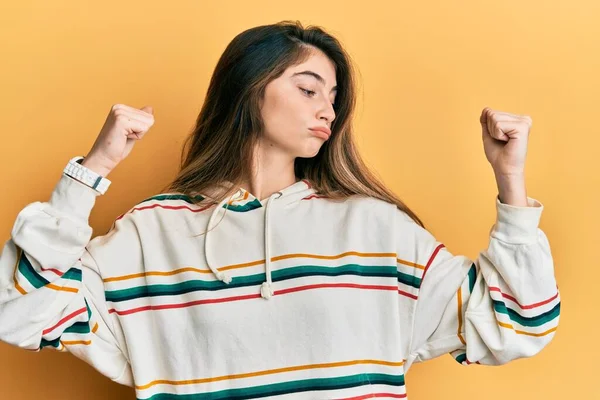 Jonge Blanke Vrouw Die Casual Kleding Draagt Met Een Glimlachende — Stockfoto