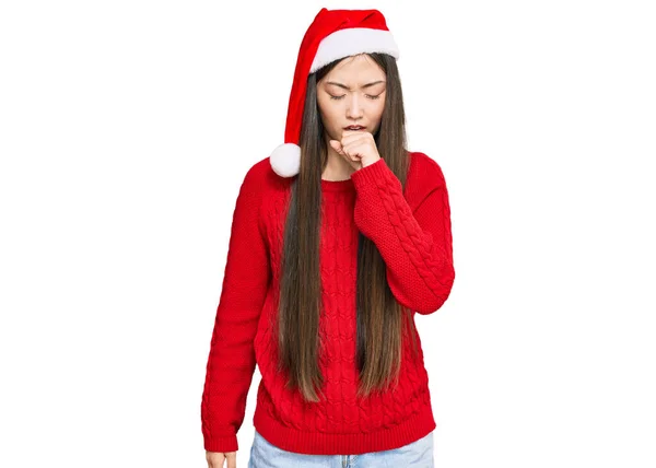 Jovem Chinesa Vestindo Chapéu Natal Sentindo Mal Tosse Como Sintoma — Fotografia de Stock