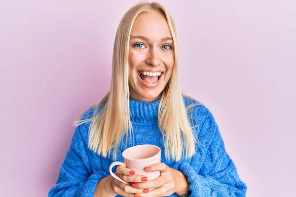 Young Blonde Girl Wearing Winter Sweater Drinking Cup Hot Coffee — Fotografia de Stock