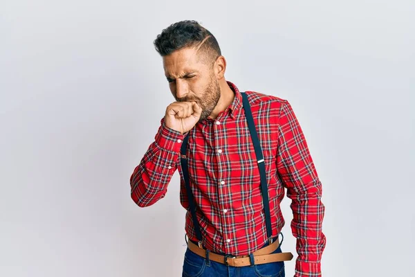 Hombre Guapo Con Barba Que Usa Look Elegante Hipster Sintiéndose —  Fotos de Stock