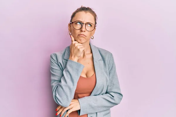 Beautiful Caucasian Woman Wearing Business Jacket Glasses Hand Chin Thinking — Stock Photo, Image