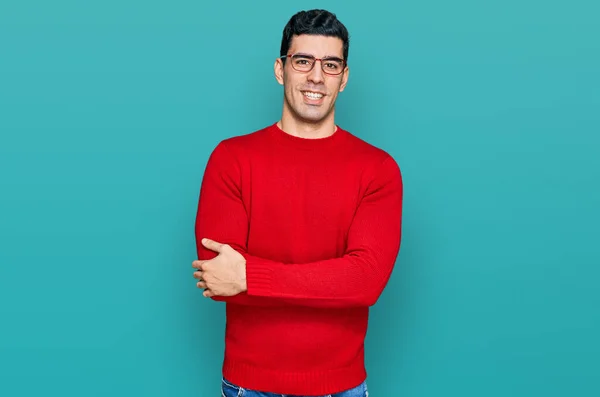 Bonito Homem Hispânico Vestindo Roupas Casuais Óculos Rosto Feliz Sorrindo — Fotografia de Stock
