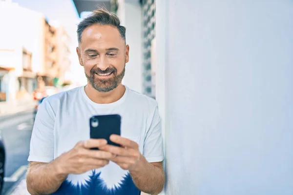 Middle Age Handsome Man Smiling Happy Using Smartphone City — Stock Photo, Image