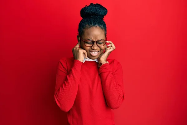 Young African American Woman Wearing Casual Clothes Glasses Covering Ears — Stock Photo, Image