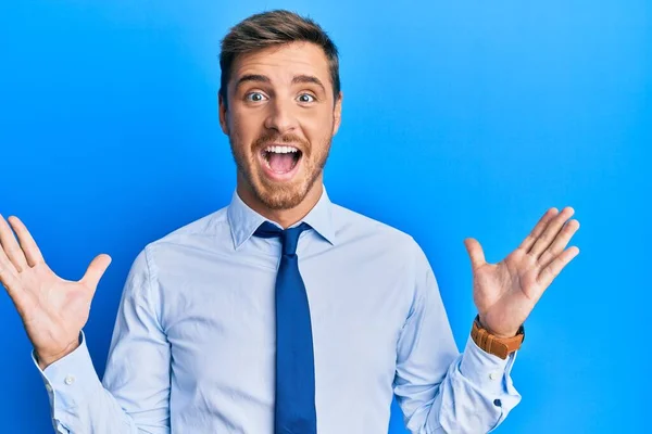 Handsome Caucasian Man Wearing Business Shirt Tie Celebrating Victory Happy — Zdjęcie stockowe