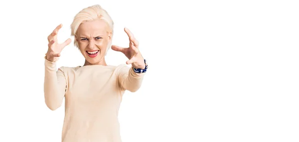 Junge Blonde Frau Lässiger Kleidung Schreit Frustriert Vor Wut Hände — Stockfoto