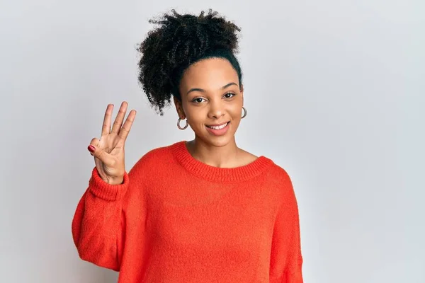 Young African American Girl Wearing Casual Clothes Showing Pointing Fingers — Stock Photo, Image