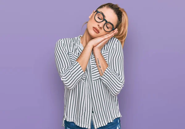 Young Caucasian Woman Wearing Business Shirt Glasses Sleeping Tired Dreaming — Stock Photo, Image