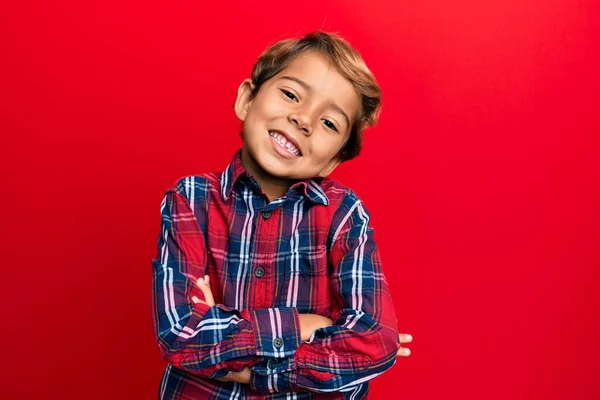 Adorabile Bambino Latino Che Indossa Abiti Casual Volto Felice Sorridente — Foto Stock