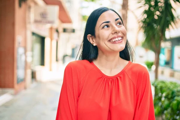 Young Latin Girl Smiling Happy Walking City — Stock Photo, Image