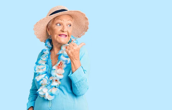 Senior Beautiful Woman Blue Eyes Grey Hair Wearing Summer Hat — Stock Photo, Image