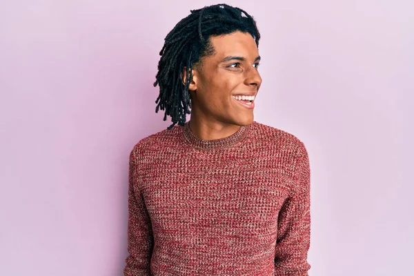 Young African American Man Wearing Casual Winter Sweater Looking Side — Stock Photo, Image