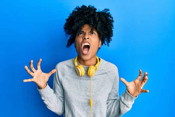 African American Woman Afro Hair Wearing Sweatshirt Using Headphones Crazy — Stock Photo, Image