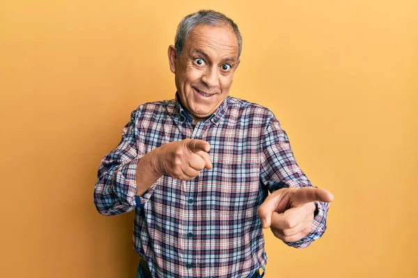 Handsome Senior Man Grey Hair Wearing Casual Shirt Pointing Fingers — Stock Photo, Image