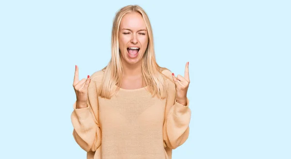 Young Blonde Girl Wearing Casual Clothes Shouting Crazy Expression Doing — Stock Photo, Image