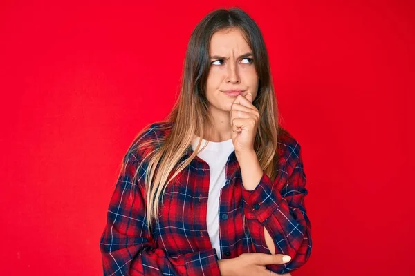 Beautiful Caucasian Woman Wearing Casual Clothes Serious Face Thinking Question — Stock Photo, Image
