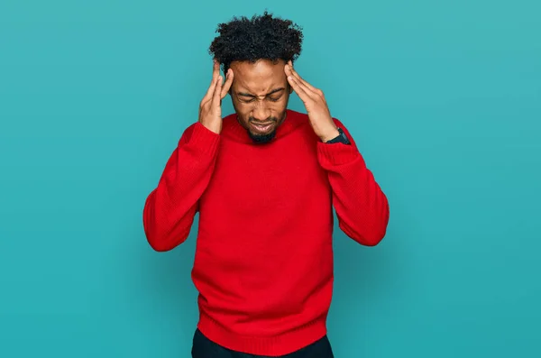 Jonge Afro Amerikaanse Man Met Baard Draagt Casual Wintertrui Met — Stockfoto