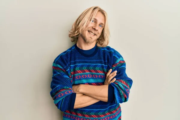 Caucasian Young Man Long Hair Wearing Colorful Winter Sweater Happy — Stock Photo, Image