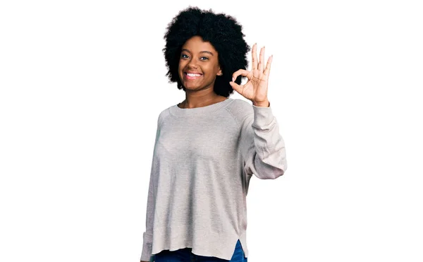 Young African American Woman Wearing Casual Clothes Smiling Positive Doing — Stock Photo, Image
