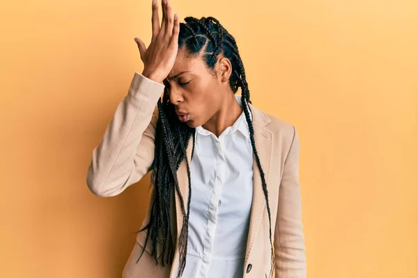 African American Woman Wearing Business Jacket Surprised Hand Head Mistake — Stock Photo, Image