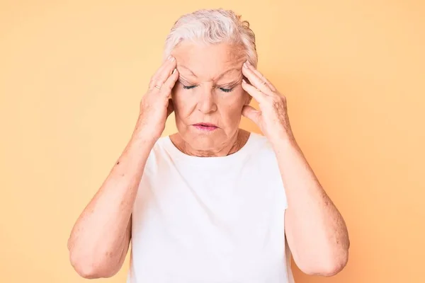 Senior Beautiful Woman Blue Eyes Grey Hair Wearing Classic White — Stock Photo, Image