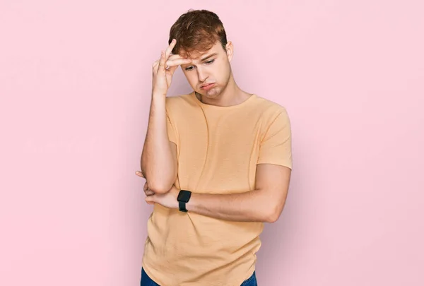 Young Caucasian Man Wearing Casual Clothes Worried Stressed Problem Hand — Stock Photo, Image