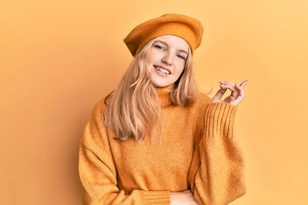 Beautiful Young Caucasian Girl Wearing French Look Beret Big Smile — Stock Photo, Image