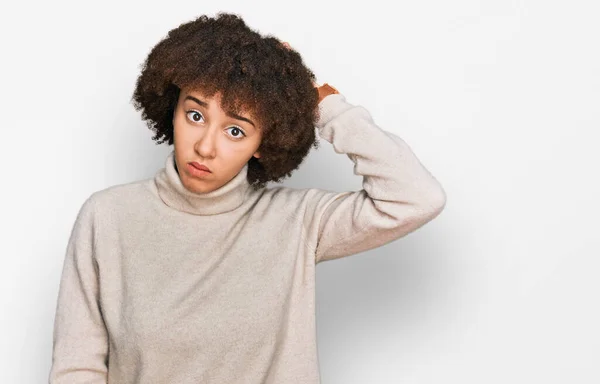 Menina Hispânica Jovem Vestindo Camisola Inverno Confundir Perguntando Sobre Pergunta — Fotografia de Stock