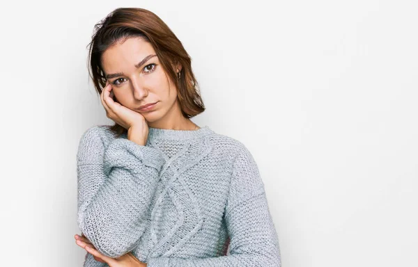 Fiatal Kaukázusi Lány Visel Alkalmi Ruhák Gondolkodás Fáradt Unatkozik Depresszió — Stock Fotó