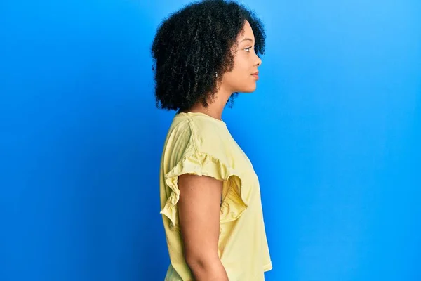 Young African American Girl Wearing Casual Clothes Looking Side Relax — Stock Photo, Image