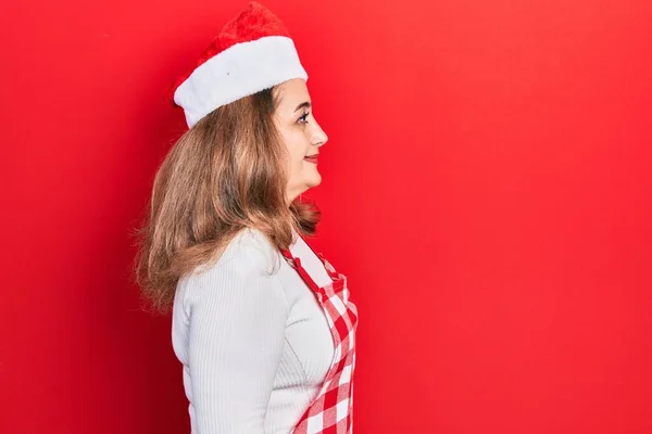Mulher Caucasiana Meia Idade Vestindo Avental Cozinheiro Chapéu Natal Olhando — Fotografia de Stock