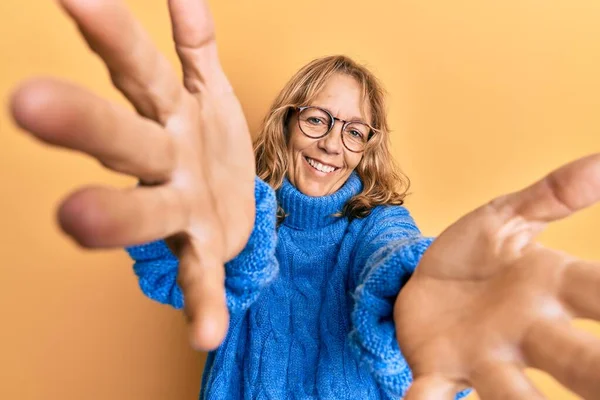 Middle Age Blonde Woman Wearing Glasses Casual Winter Sweater Looking — Stock Photo, Image