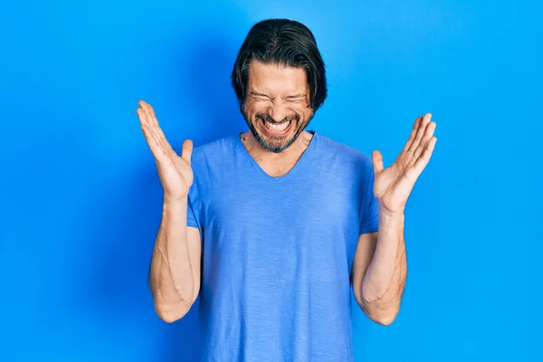 Middle Age Caucasian Man Wearing Casual Clothes Celebrating Mad Crazy — Stock Photo, Image
