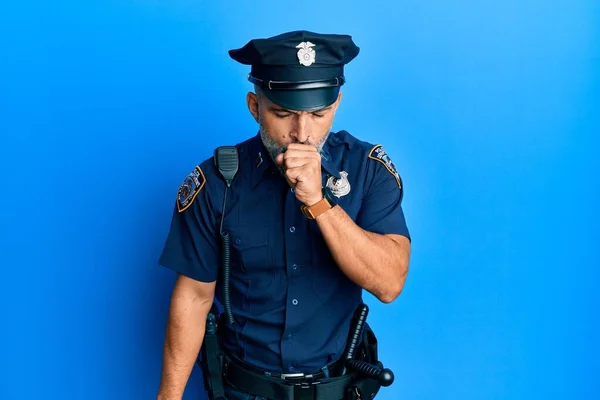 Homem Bonito Meia Idade Vestindo Uniforme Policial Sentindo Mal Tosse — Fotografia de Stock