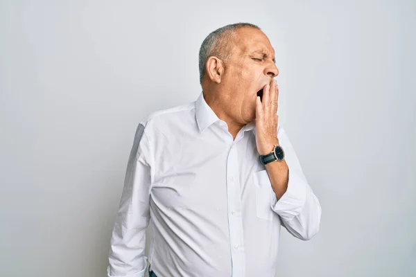 Bell Uomo Anziano Che Indossa Una Camicia Bianca Casual Annoiato — Foto Stock