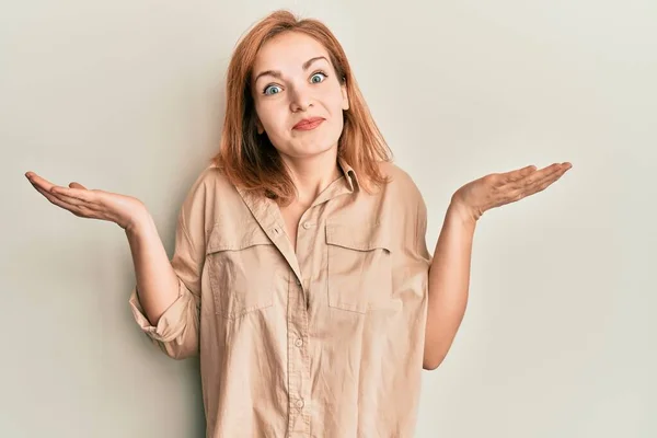 Young Caucasian Woman Wearing Casual Clothes Clueless Confused Open Arms — Stock Photo, Image
