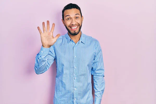 Hombre Hispano Con Barba Con Camisa Azul Casual Mostrando Señalando —  Fotos de Stock