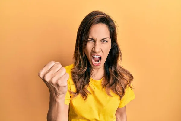 Young Latin Woman Wearing Casual Clothes Angry Mad Raising Fist — Stock Photo, Image