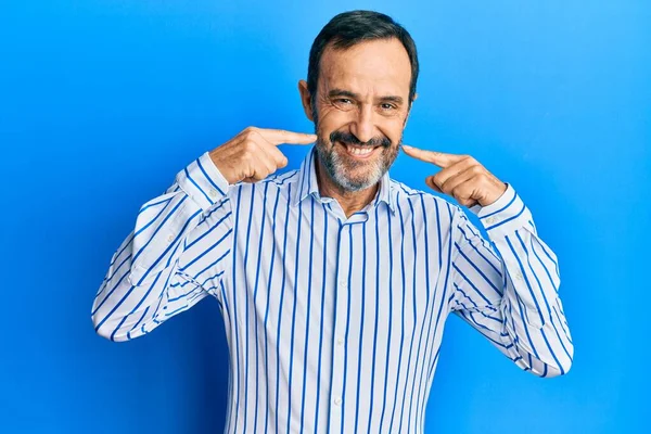 Middle Age Hispanic Man Wearing Casual Clothes Smiling Cheerful Showing — Stock Photo, Image