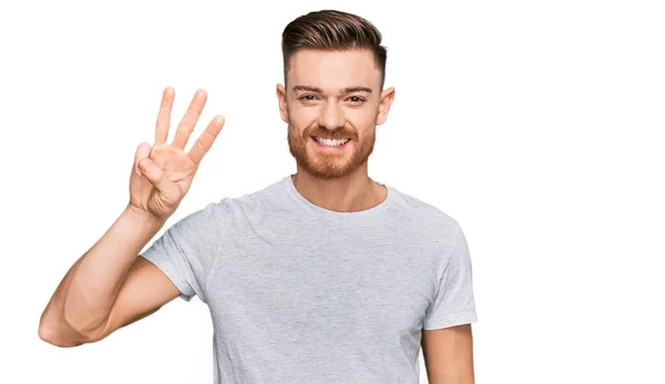 Junger Rothaariger Mann Lässigem Grauem Shirt Der Mit Finger Nummer — Stockfoto