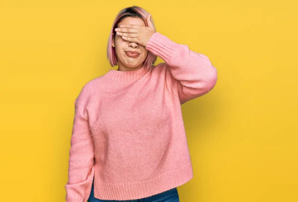 Hispanic Woman Pink Hair Wearing Casual Winter Sweater Covering Eyes — Stock Photo, Image