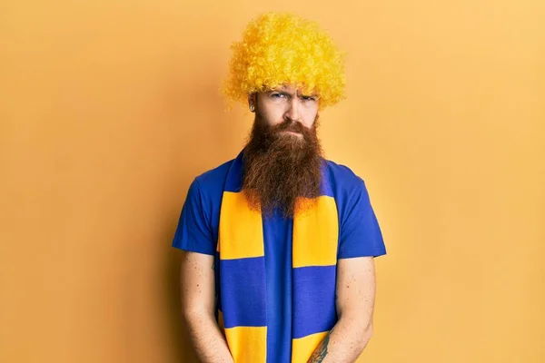 Homem Ruivo Com Barba Longa Futebol Jogo Torcida Hooligan Vestindo — Fotografia de Stock