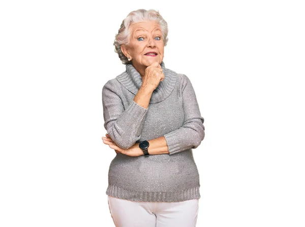 Senior Grey Haired Woman Wearing Casual Winter Sweater Looking Confident — Stock Photo, Image