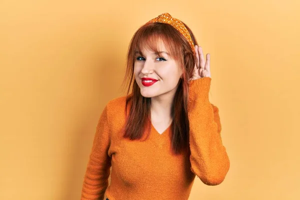 Redhead Young Woman Wearing Casual Orange Sweater Smiling Hand Ear — Stock Photo, Image