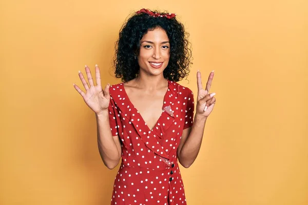 Young Latin Girl Wearing Summer Dress Showing Pointing Fingers Number — Stock Photo, Image