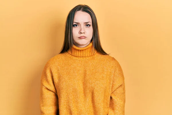 Günlük Kıyafetler Giyen Genç Spanyol Kız Depresyonda Sıkıntıdan Endişeleniyor Kızgın — Stok fotoğraf