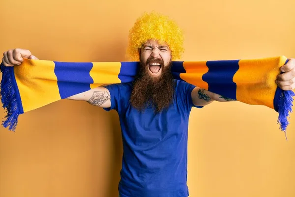 Ruiva Homem Com Barba Longa Futebol Hooligan Jogo Torcida Vestindo — Fotografia de Stock