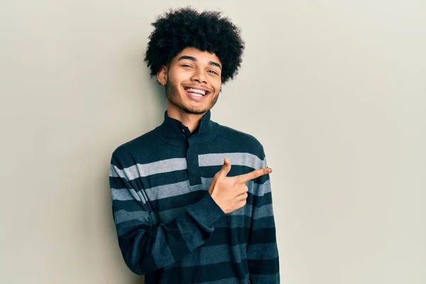 Young African American Man Afro Hair Wearing Casual Clothes Cheerful — Stock Photo, Image